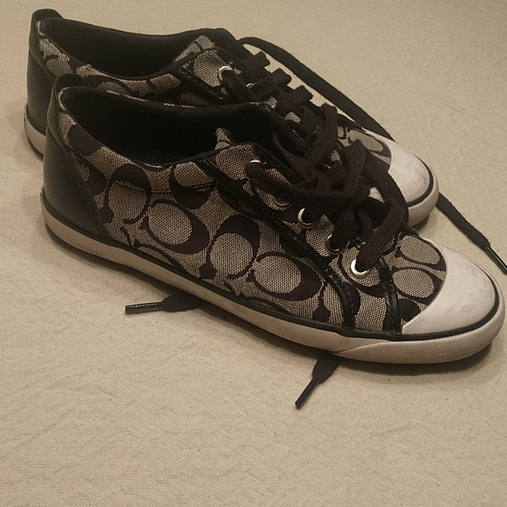 Shoes - Picture 2 of 5